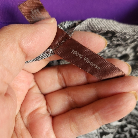 Jessica Womens Elegant Black and Gray Patterned Scarf - Picture 6 of 9